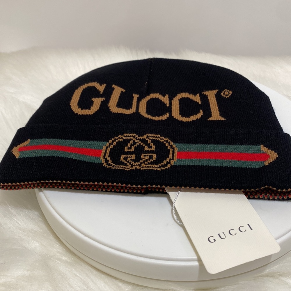 Gucci Black Beanie with Gold Logo and Green-Red Stripe - Picture 7 of 7
